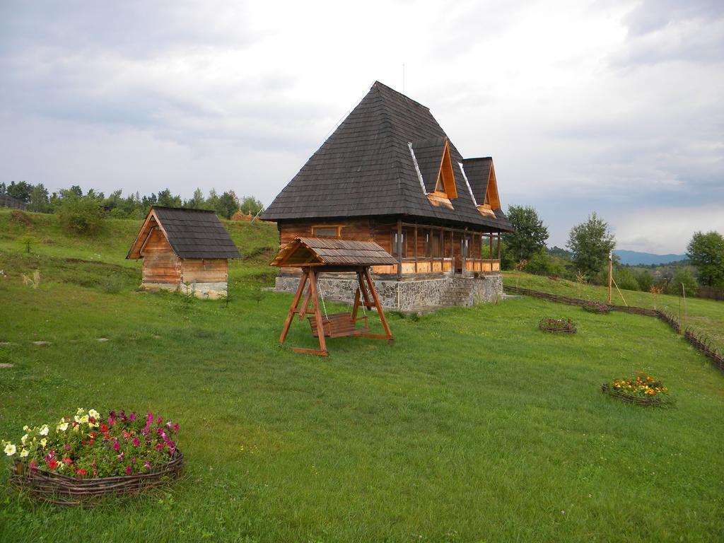 Casele De Vacanta Luca & Vicentiu Botiza Номер фото